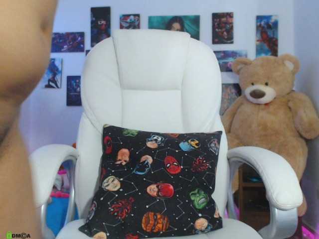 Transliacijos ekrano nuotraukos Vicky-purple