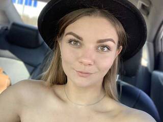 Erotinis vaizdo pokalbis Vikiko