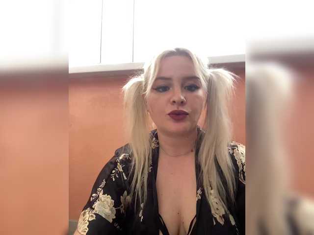 Transliacijos ekrano nuotraukos VikkiVia