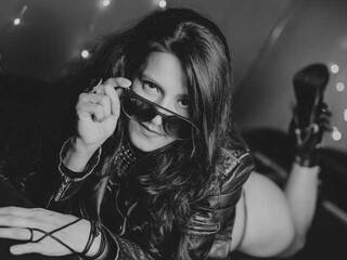 Erotinis vaizdo pokalbis violet-queen