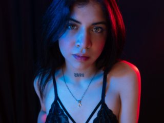 Erotinis vaizdo pokalbis violetsmith