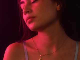 Erotinis vaizdo pokalbis Violett-X