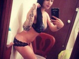 Erotinis vaizdo pokalbis Vioolet