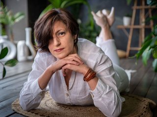 Erotinis vaizdo pokalbis Vivian-Violet