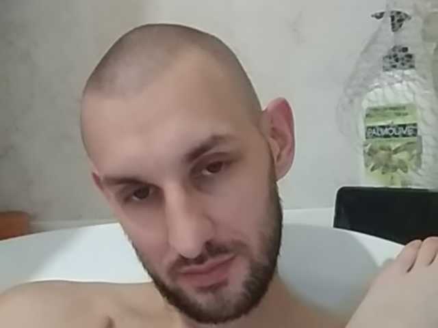 Transliacijos ekrano nuotraukos BAD-Famali