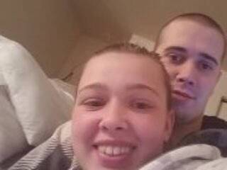 Erotinis vaizdo pokalbis CouchCouple7