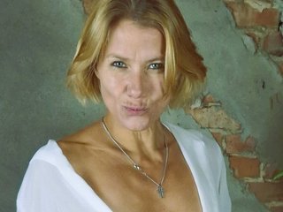 Erotinis vaizdo pokalbis xcyola