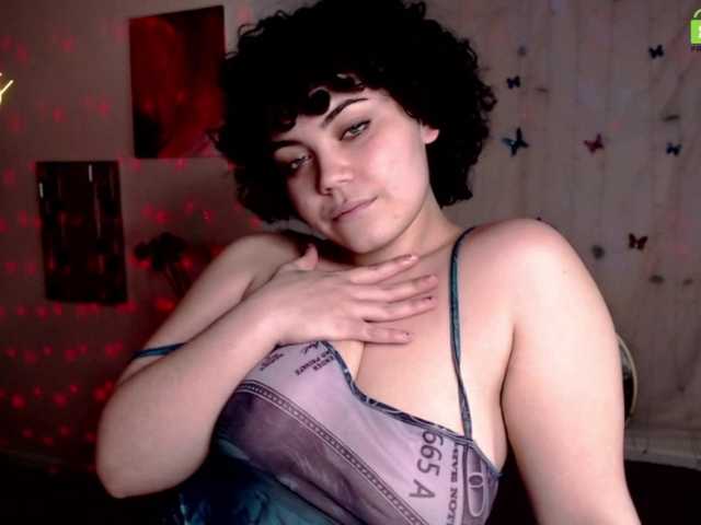 Nuotraukos xenaluvss Do you like thick girls? 300tk to remove dress