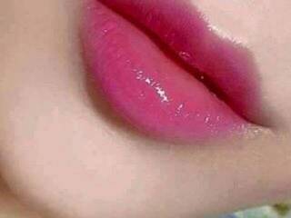 Erotinis vaizdo pokalbis xxYummyKiss