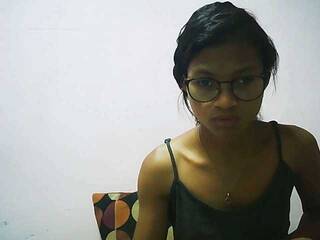 Erotinis vaizdo pokalbis Yalane