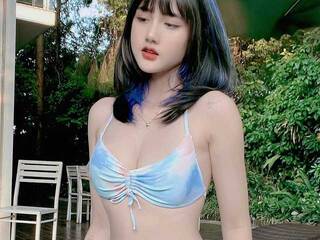 Erotinis vaizdo pokalbis Yanhnhi