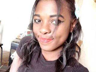 Erotinis vaizdo pokalbis Yannapretty