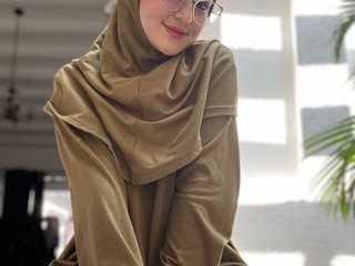 Erotinis vaizdo pokalbis YasminHanni