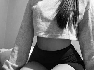 Erotinis vaizdo pokalbis yesenya