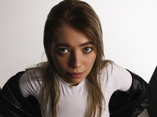 Erotinis vaizdo pokalbis YessyVine