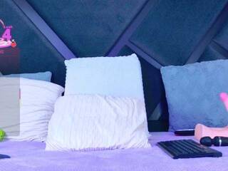 Erotinis vaizdo pokalbis YesyHills