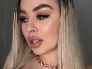 Erotinis vaizdo pokalbis YnnesBritney