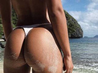 Erotinis vaizdo pokalbis Your-girl6