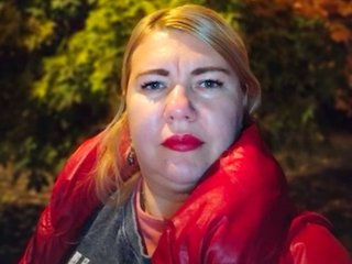 Erotinis vaizdo pokalbis YourMommyy
