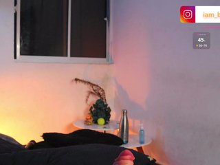 Erotinis vaizdo pokalbis yourtoybella