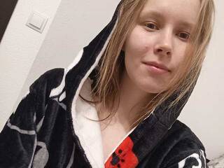 Erotinis vaizdo pokalbis Yumi-Yumi