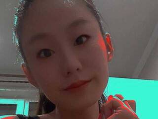 Erotinis vaizdo pokalbis Yumin