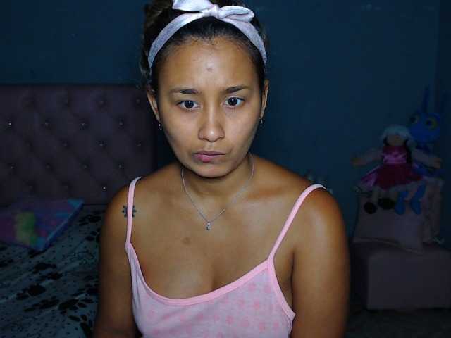 Nuotraukos yummyqueenx couple show privately do not miss it for just 1000
