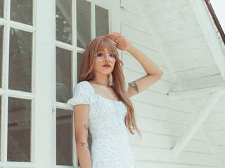 Erotinis vaizdo pokalbis YuqiSun