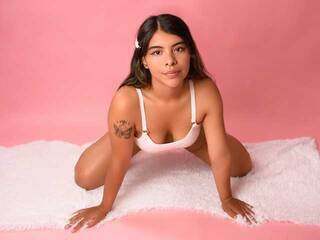 Erotinis vaizdo pokalbis YvonneCollins