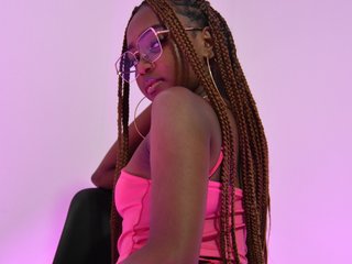 Erotinis vaizdo pokalbis ZaraBrown